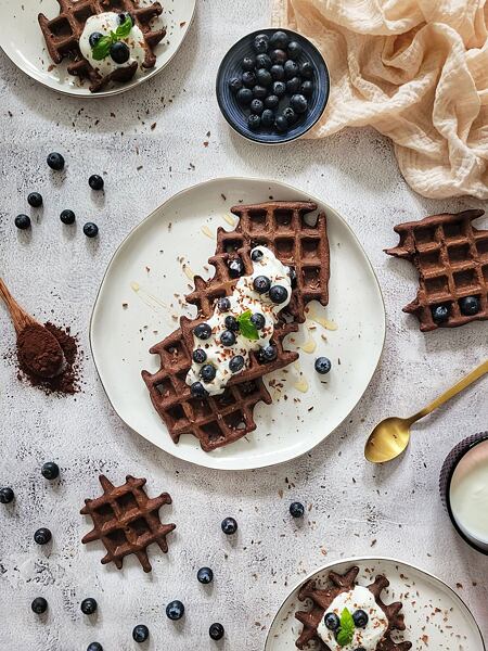 Ozdobte si kakaové vafle tím, co máte rádi.