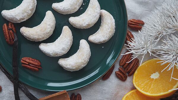 Pekanové rohlíčky s pomerančem 