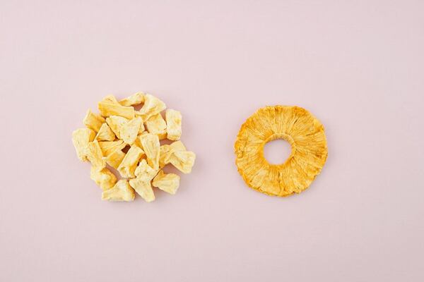 lyofilozovaný a sušený ananas