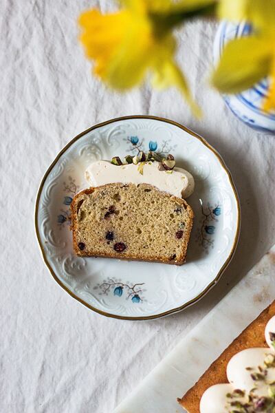 Nejlépe si ho vychutnáte na čerstvém vzduchu s šálkem čaje či kávy.