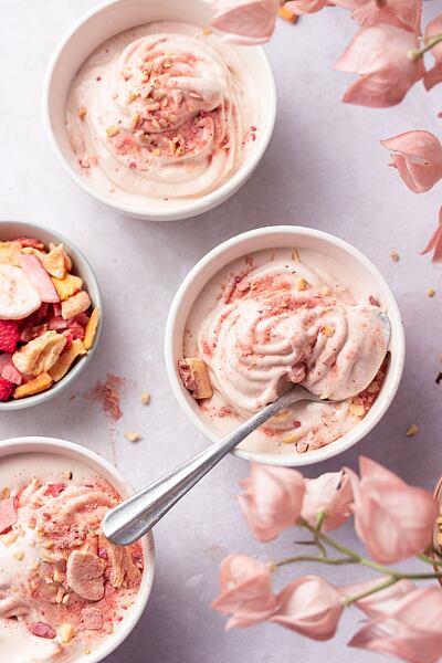 Mražený jogurt ochuťte a ozdobte svým oblíbeným lyo MYXem.