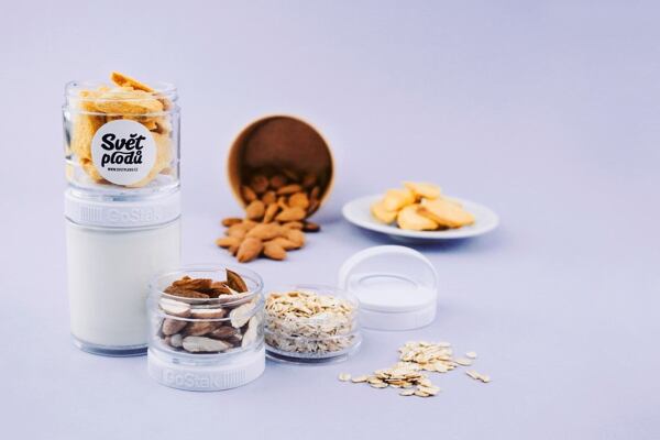 sváčonosič-mango-oříšky