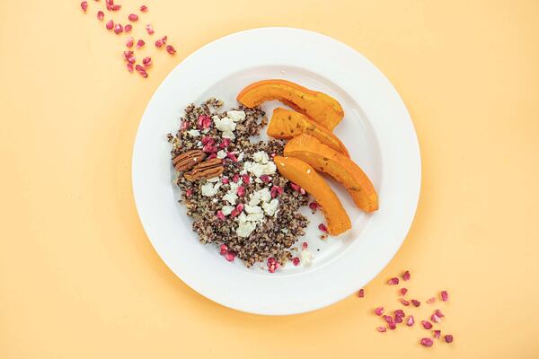 Granátové jablko dodá salátu barevnost, chuť i vitamíny!