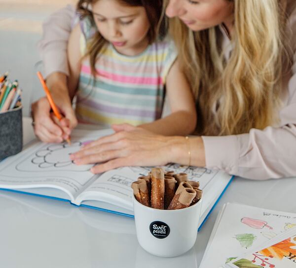 Jablečné trubičky s karamelem budou milovat i vaše děti. A nebojte, nikomu neřekneme, když jim budete ujídat.