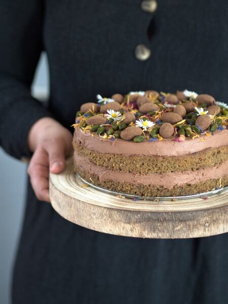 Propadněte s námi trendu nahých dortů. Raději si vyhrajte se zdobením nahoře.