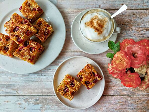 kefírový koláč s třešněmi