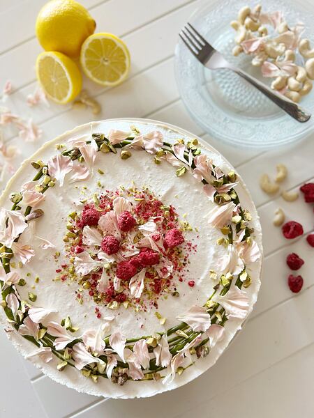 Cheesecake skvěle poslouží i jako narozeninový dort. Stačí zapíchnout svíčky!