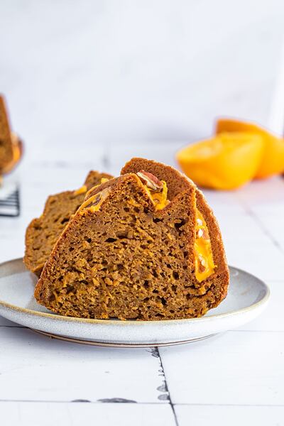 kousek bábovky s pomerančem