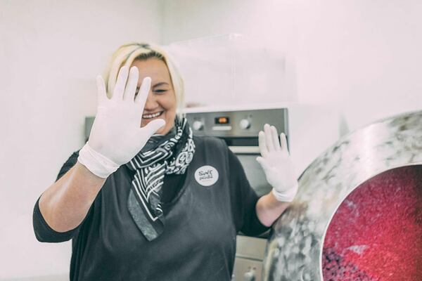 Paní Hofmanová, která vyrábí dražovky